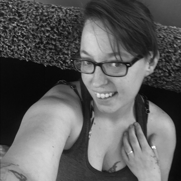 Meet your Posher, Alison - Picture 4 of 4